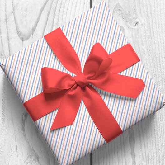 Wasserfarbene rote und blaue Trennstreifen Geschenkpapier