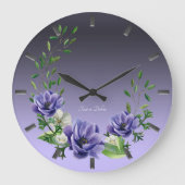 Wasserfarbene violette Blütensäcke Große Wanduhr (Vorderseite)