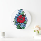 Wasserfarbener Niedlicher Ladybird mit blauen Blum Große Wanduhr (Zuhause)