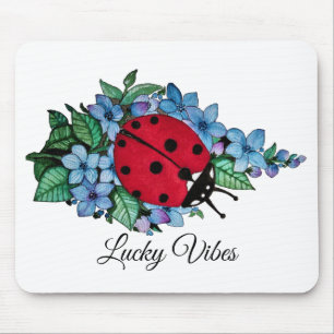 Wasserfarbener Niedlicher Ladybird mit blauen Blum Mousepad