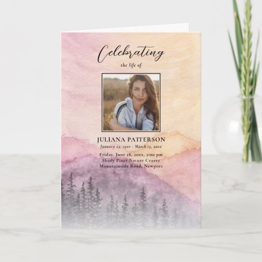 Wasserfarbener Pinienwald Beerdigung Programm (Vorderseite)