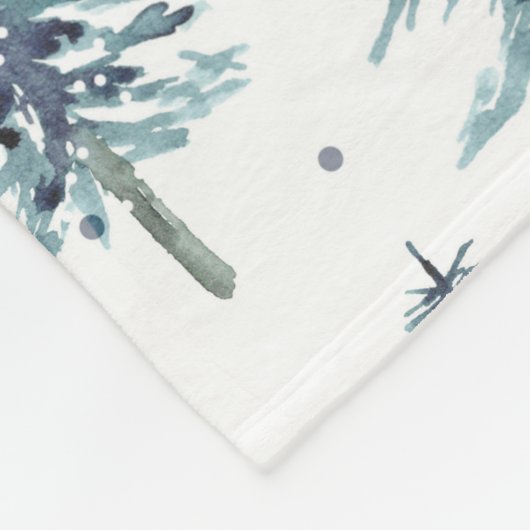 Wasserfarbenes Winterpine-Baumuster Fleecedecke (Ecke)