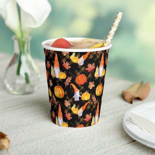 Wasserfarbenfallen, Pumpkins und Blätter Pappbecher (In Situ)