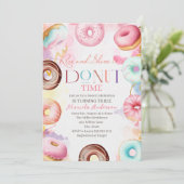 Wasserfarbenfeier Donat-Zeit wird drei Einladung (Stehend Vorderseite)