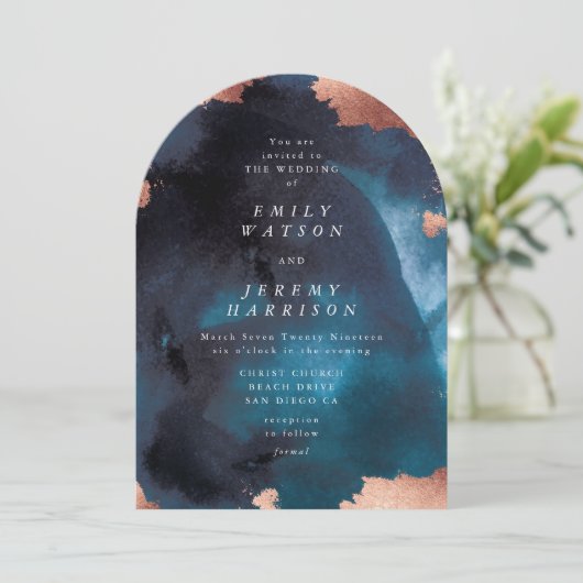 Wasserfarbenfrohe blaue Rose Goldhochzeit Einladung (Stehend Vorderseite)