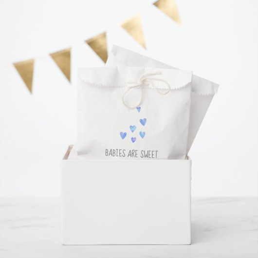 Wasserfarbenfrohe junge Babys sind süße Gefälligke Geschenktütchen (Party)