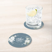 Wasserfarbenromantische, blumenweiße Blume Hochzei Runder Pappuntersetzer (Vor Ort)