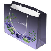 Wasserfarbenviolette Blumen Geschenktasche Große Geschenktüte (Rückseite Schrägansicht)