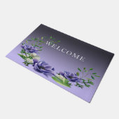 Wasserfarbenviolette Blumen Türmchen Fußmatte (Schrägansicht)