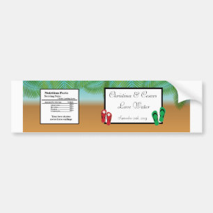 Wasserflasche-Etikett seine Sandalen auf Strandpla Autoaufkleber