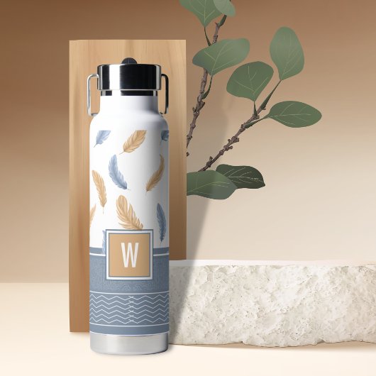 Wasserflasche mit Monogramm- und Feder-Muster Trinkflasche