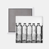 Wasserflaschen im Studio Magnet (Vorderseite/Rückseite)