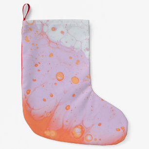 WASSERFLÜSSE AUF ROTER OBERFLÄCHE KLEINER WEIHNACHTSSTRUMPF