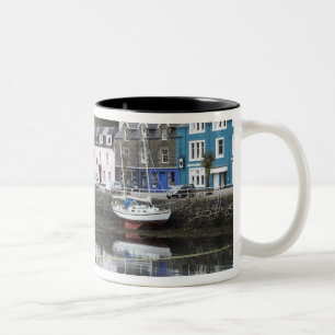 Wasserfront, Tobermory, Insel Mull, Schottland, 2 Zweifarbige Tasse