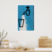 Wasserhahn, der ein Glas Wasser einschenkt - Match Poster (Küche)
