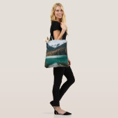 WASSERKÖRPER IN DER NÄHE EINES WALDES TASCHE (Am Model)