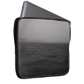 WASSERKÖRPER MIT SCHWEREM REGEN LAPTOPSCHUTZHÜLLE (Vorne Rechts)