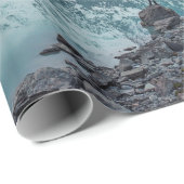 WASSERKÖRPER MIT ÜBERBLICK ÜBER BERGE WÄHREND DES GESCHENKPAPIER (Rolleneckpunkt)