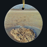 Wasserkreislauf in Sand on Beach, Sommerzeit Keramik Ornament<br><div class="desc">Wasserkreislauf in Sand on Beach,  Sommerzeit,  können Sie Ihren Text oder Ihre Monogramm hinzufügen</div>
