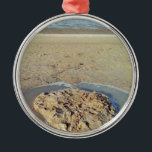 Wasserkreislauf in Sand on Beach, Sommerzeit Ornament Aus Metall<br><div class="desc">Wasserkreislauf in Sand on Beach,  Sommerzeit,  können Sie Ihren Text oder Ihre Monogramm hinzufügen</div>