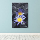 Wasserlilien gepackte Canvas Leinwanddruck (Insitu (Holzboden))