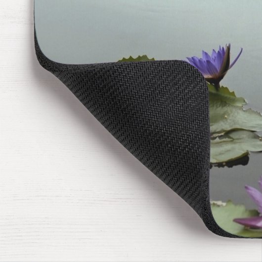 Wasserlilien im Teich durch Ozean Mousepad (Ecke)