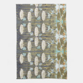 Wasserlilien, Libellen, Marsh Art Nouveau Geschirrtuch (Vertikal)