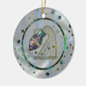 Wassermann-Tierkreis-Goldohrschnecke auf Keramikornament (Links)