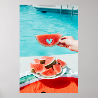 Wassermelone in Scheiben auf weißem Papier Poster