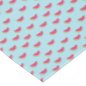 Wassermelone-Scheiben auf aquamarinem Muster Tischdecke (Schrägansicht)