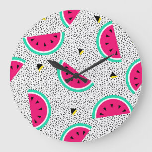 Wassermelonen-Dreiecke: Retro-Sommertextur. Große Wanduhr