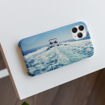 Wasserski hinter dem Speed-Boot