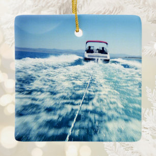 Wasserski hinter dem Speed-Boot Keramikornament