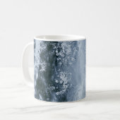 Wasserspritze auf weißem Grund Kaffeetasse (Vorderseite Links)