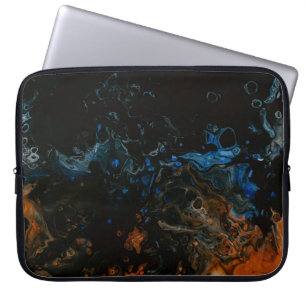 Wasserspritze in nah-up-Fotografie Laptopschutzhülle