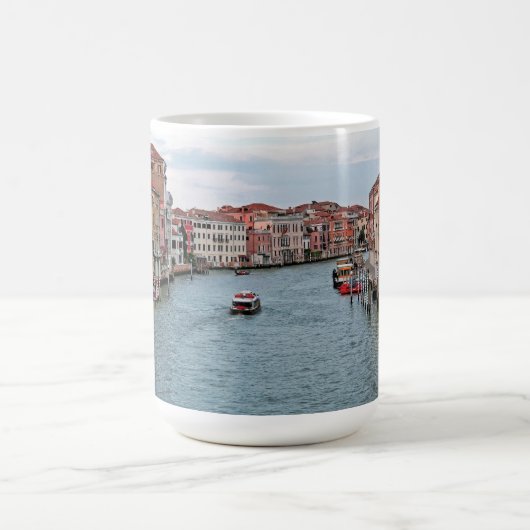 Wasserstraße von Venedig Kaffeetasse (Mittel)