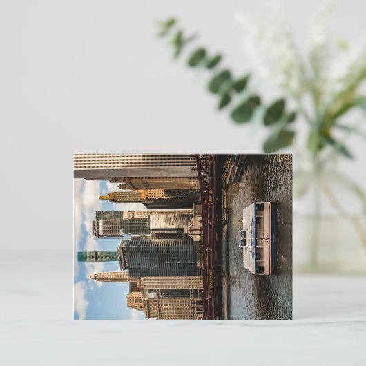 Wassertaxi vor Chicago Postkarte (Stehend Vorderseite)