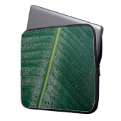 Wassertropfen auf Bananenblättern Laptopschutzhülle (Vorderseite Links)