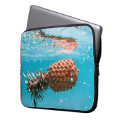 Wassertropfen auf braune Pflanze Laptopschutzhülle (Vorderseite Links)