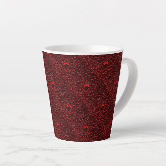 Wassertropfen auf Krimsonmetall Milchtasse (Rechte Ecke)
