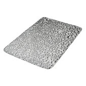Wassertropfen auf weißem Hintergrund Bath Mat Badematte (Schrägansicht)