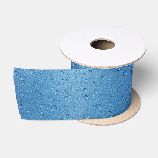 Wassertropfen gegen den blauen Himmel Satinband (Spule)