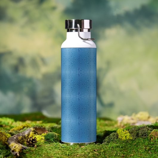 Wassertropfen gegen den blauen Himmel Trinkflasche (Außenbereich)