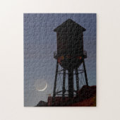 Wasserturm auf dem Dach | Crescent Moon New Jersey Puzzle (Vertikal)
