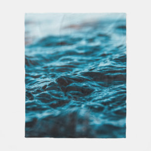 WASSERWASSER IN NAHER BILDSCHIRM FLEECEDECKE