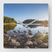 Water | Rhodope Mountains, Bulgaria Quadratische Wanduhr (Vorderseite)