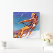 Water Ski by McClelland Barclay Quadratische Wanduhr (Zuhause)