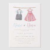 Watercolor Baby Clothes Spanisch Gender Reveal Pergament Einladungen (Vorderseite)