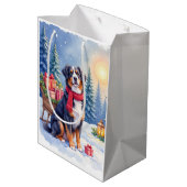 Watercolor Bernese Mountain Dog Sleigh Christmas Mittlere Geschenktüte (Rückseite Schrägansicht)