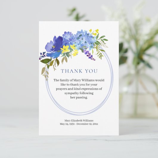 Watercolor Blue Floral Beerdigung Danke Karte (Stehend Vorderseite)